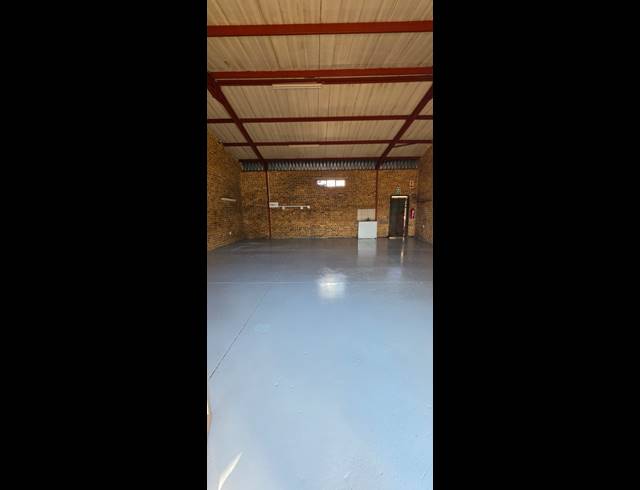 100M² RETAIL TO LET IN DE DEUR